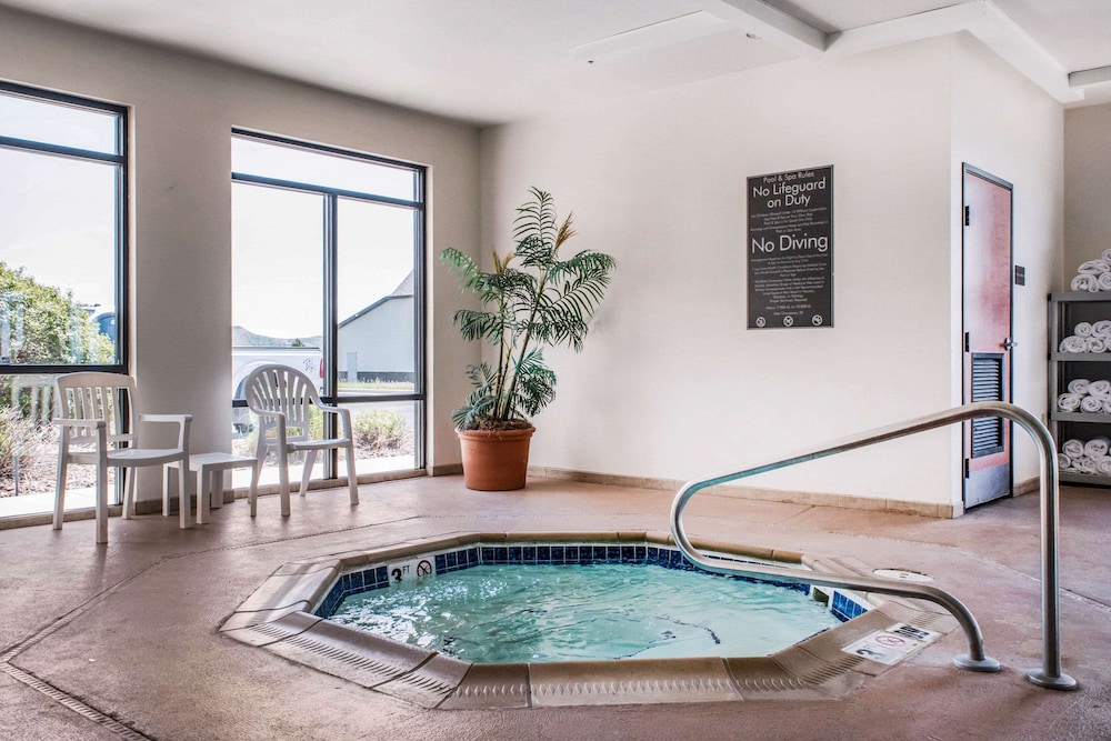 Comfort Inn Suites Sheridan 10/25