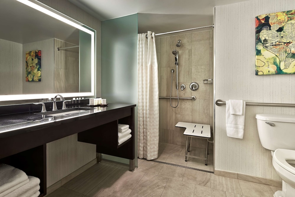 Embassy Suites By Hilton Washington Dc Chevy Chase Pavilion 20/80