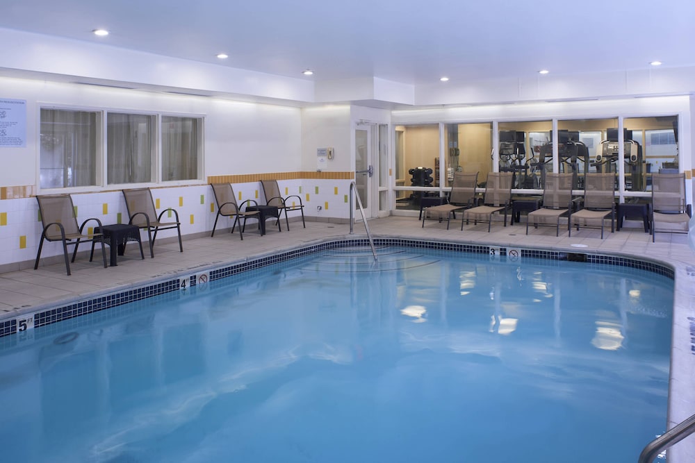 Fairfield Inn Suites By Marriott Detroit Farmington Hills 17/49