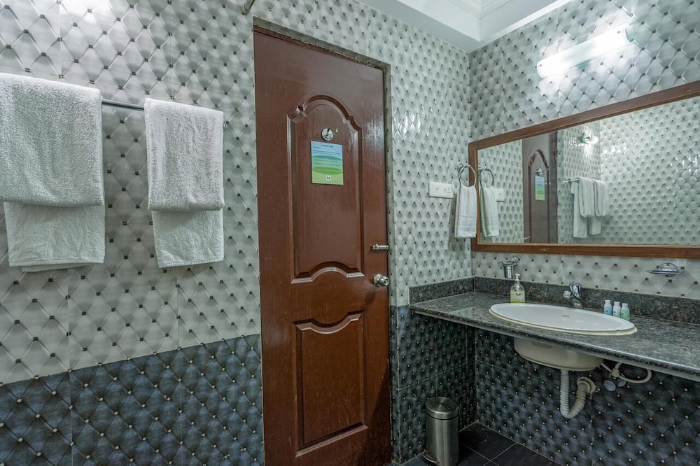 Rendezvous Beach Resort 42/46