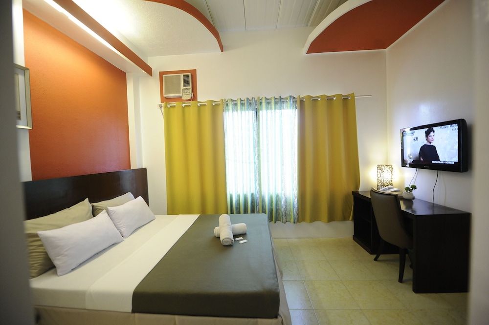 DELUXE, QUEEN BED