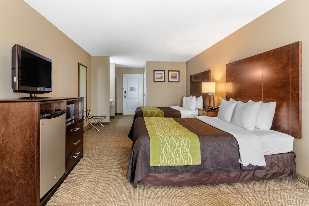 Comfort Inn & Suites Bryant - Benton 7/28