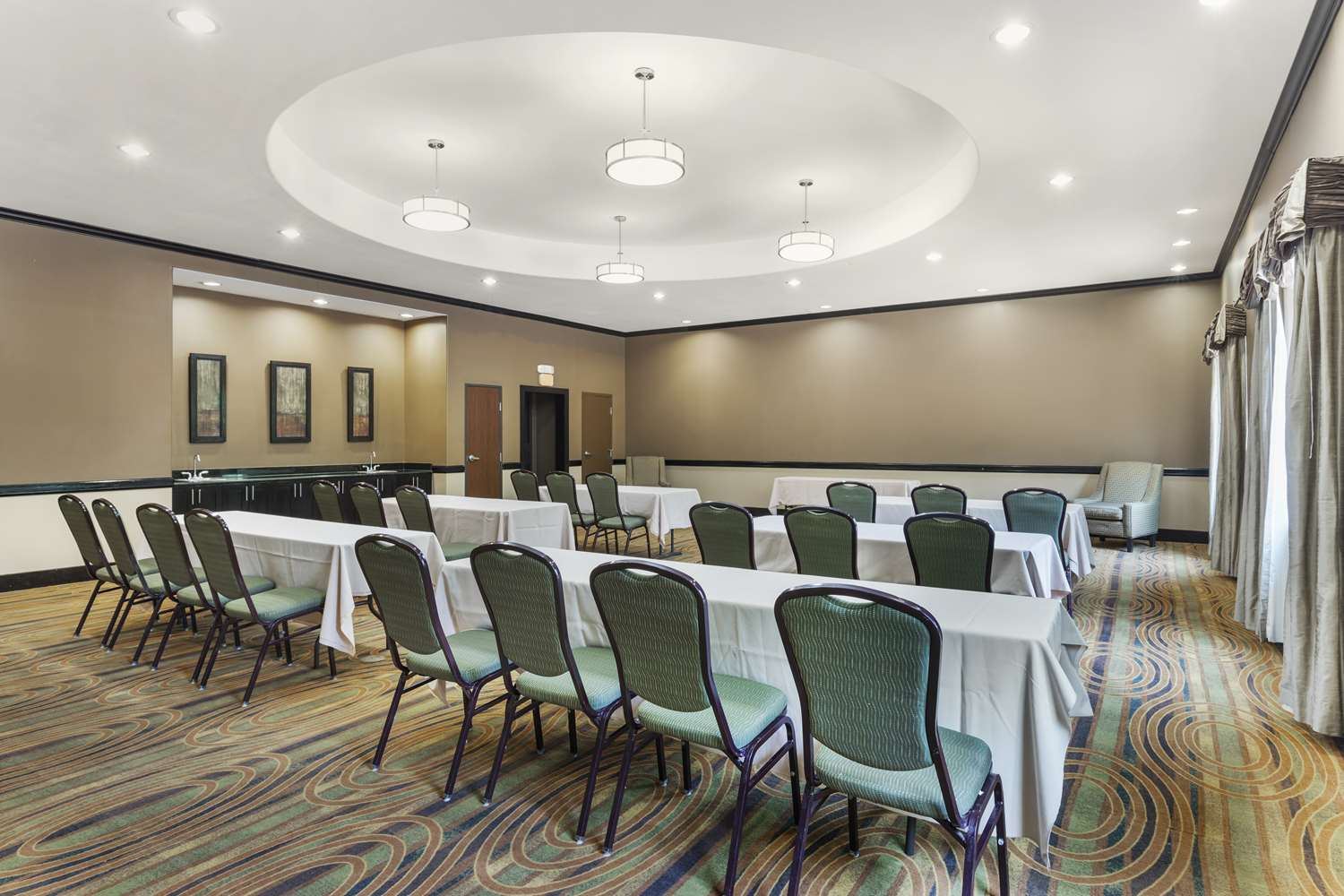 Best Western Plus Texoma Hotel and Suites 39/44