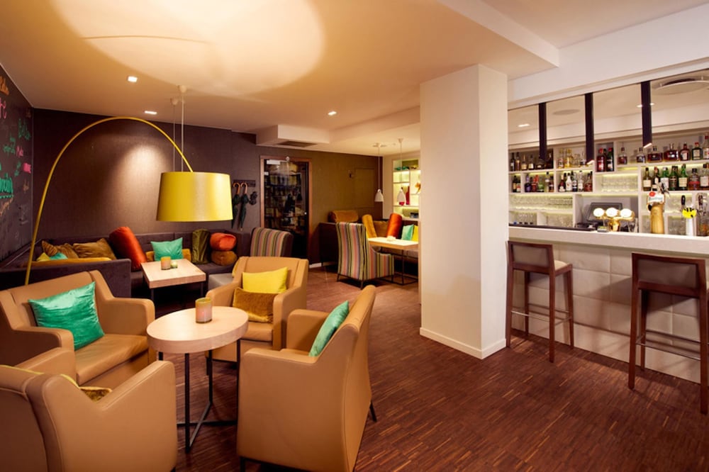 Home Hotel Savoy 76/81