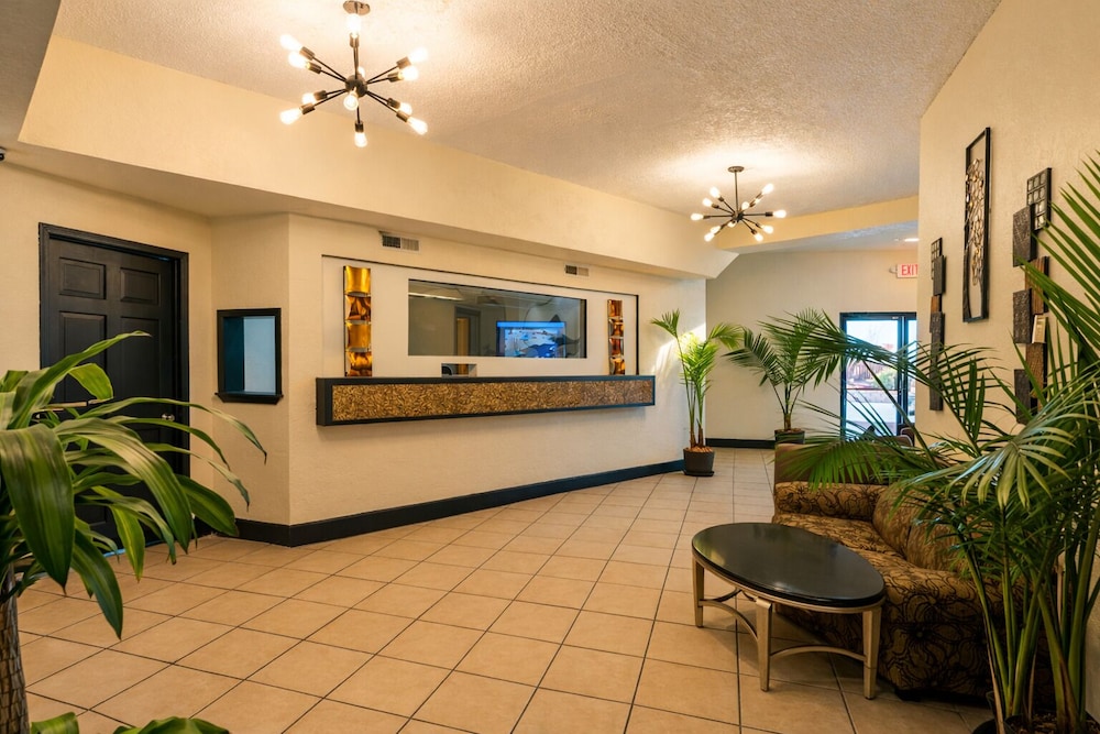 Travelodge by Wyndham Farmington Hwy 64 6/70