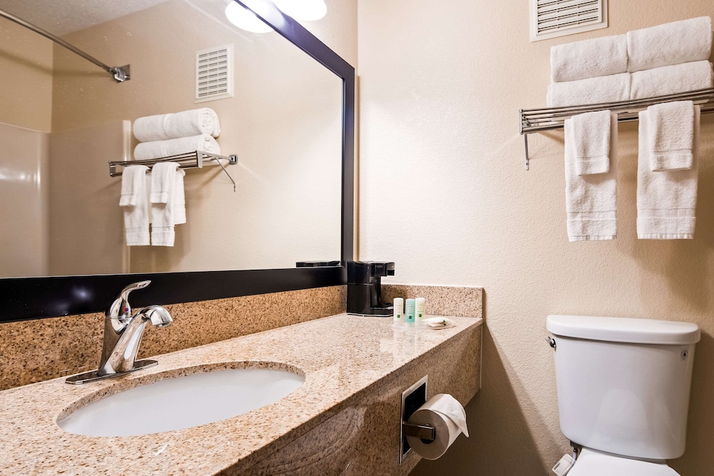 Quality Inn Tomah 16/18
