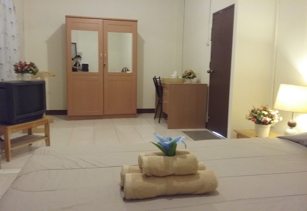 Srisin Guesthouse 2/13