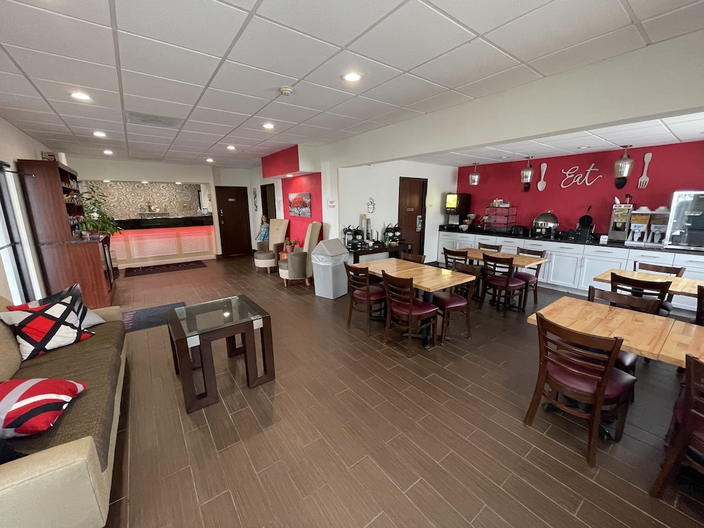 Ramada by Wyndham Effingham 29/41