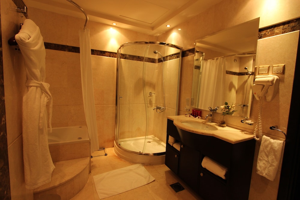 Awaliv International Hotel 35/68
