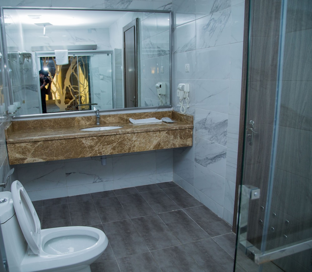 Maxbe Continental Hotel 27/33