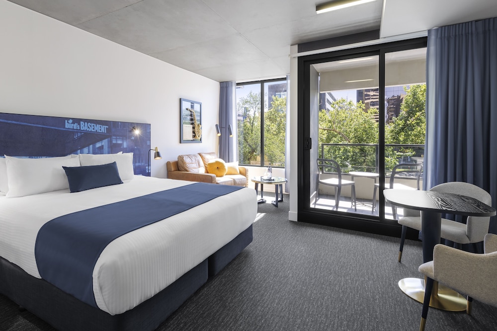 Oaks Melbourne St Kilda Road Hotel 23/64