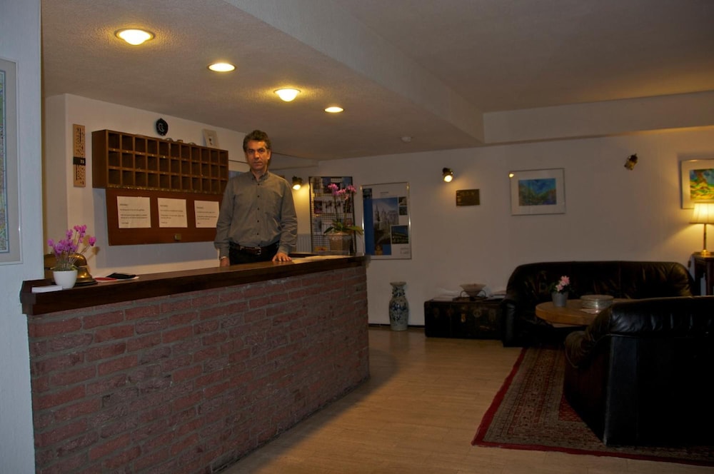 Hotel Baccara 7/59