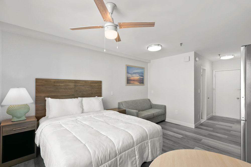 Grand Shores West 15/72