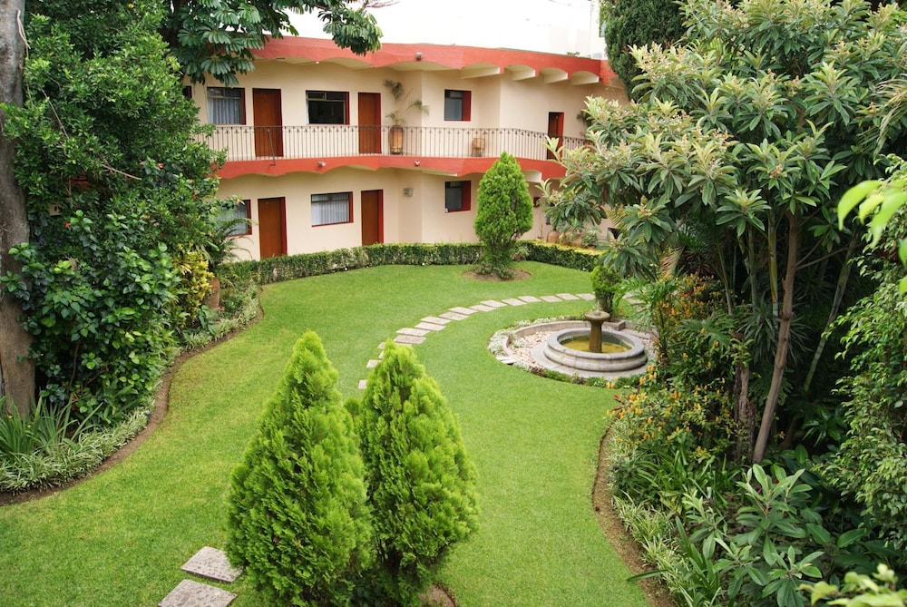 Hotel La Casona del Llano 25/33