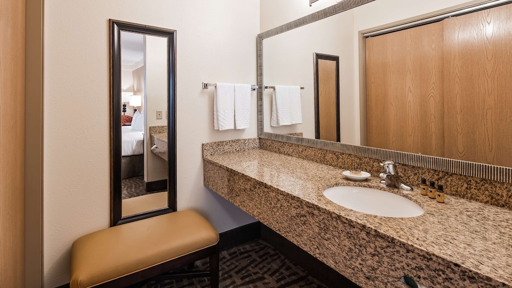 Best Western Plus Peoria 23/28