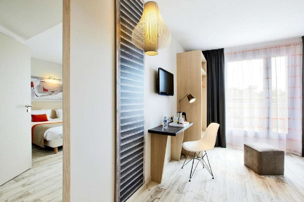 Kyriad Prestige Vannes Centre Palais Des Arts 17/66