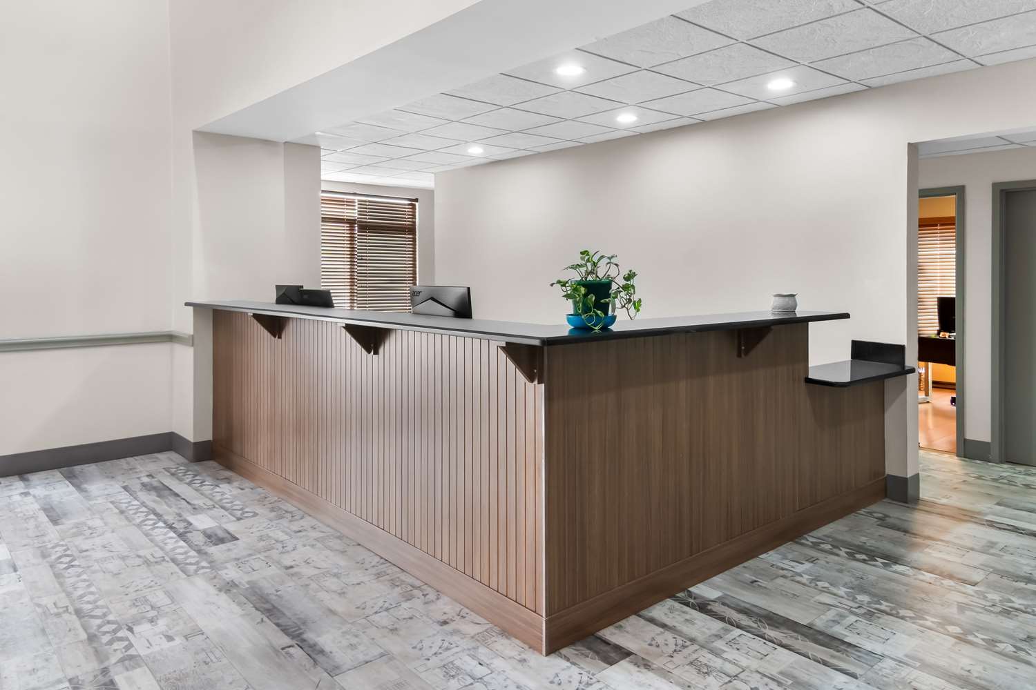 Big Country Hotel & Suites, SureStay Collection by BW 4/21