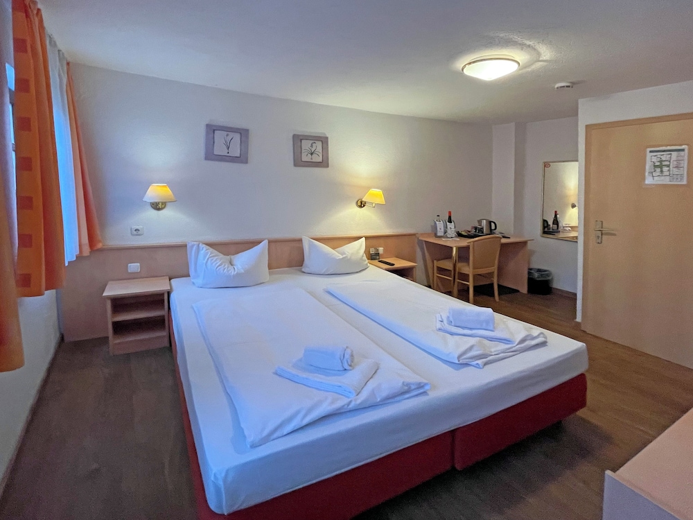 Historisches Hotel Weinrestaurant Zum Grünen Kranz 11/50