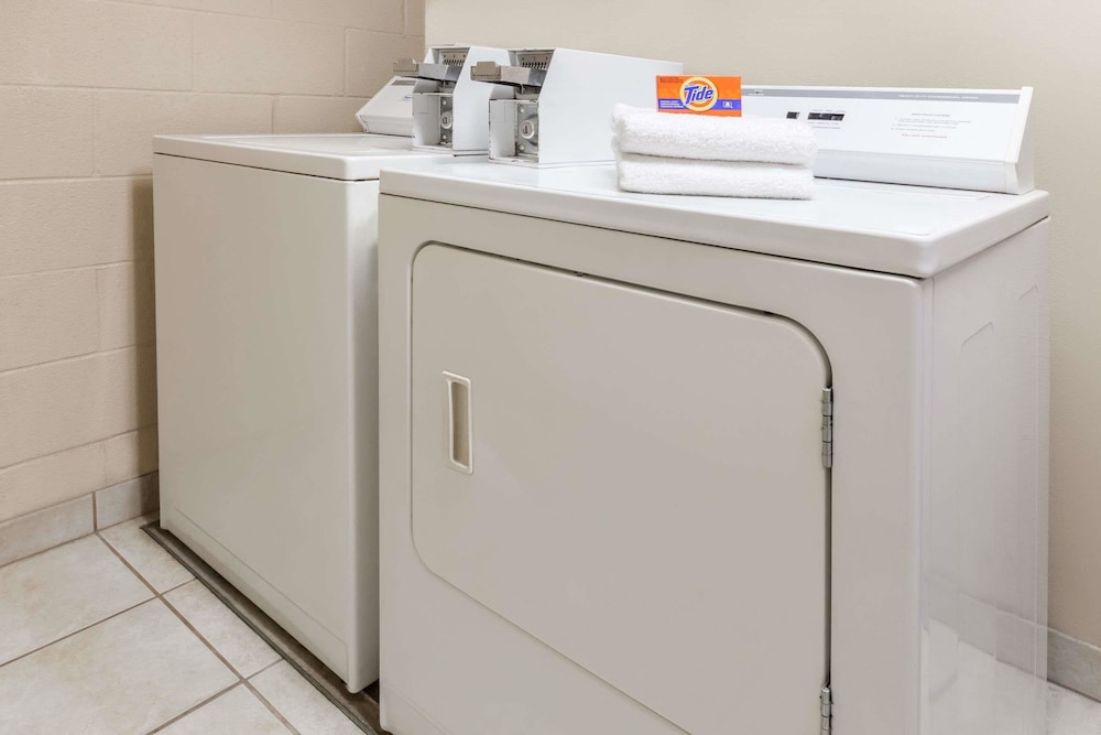 Days Inn By Wyndham Hillsboro Tx 23/37