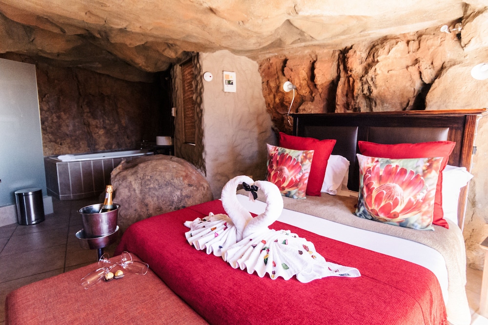 HONEYMOON, SUITE