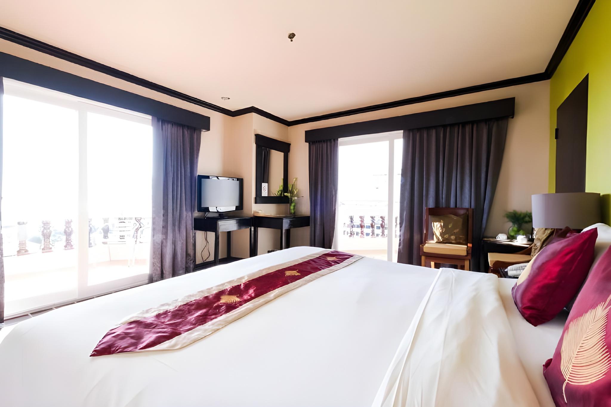 DELUXE SEA VIEW