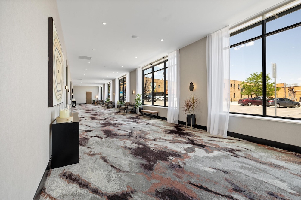 Hyatt Place Rapid City / Downtown 32/36