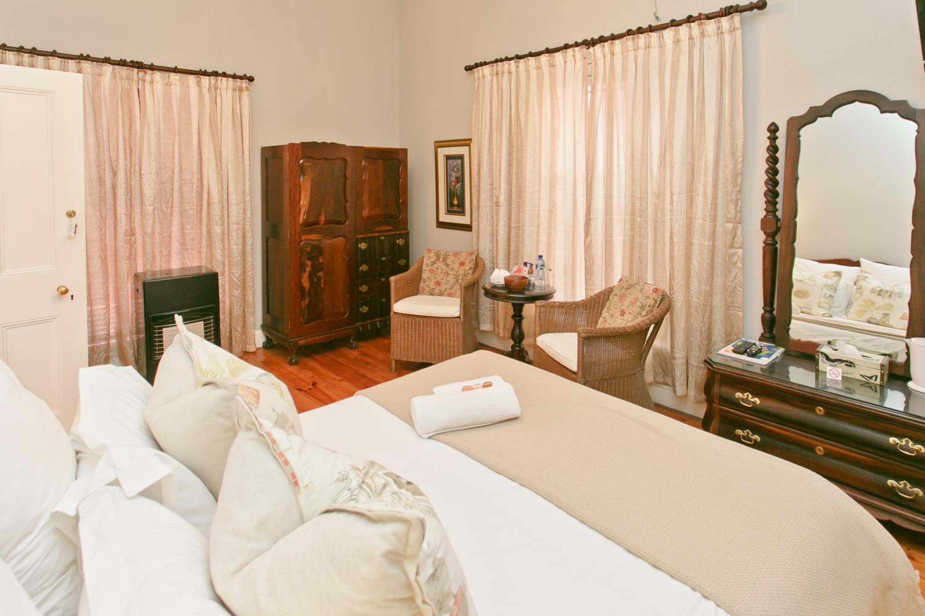 غرفة قياسية بسرير مزدوج، Beaufort Manor Country Lodge 2/7