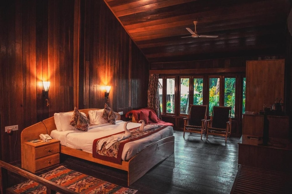 Silver Sand Beach Resort 4/50