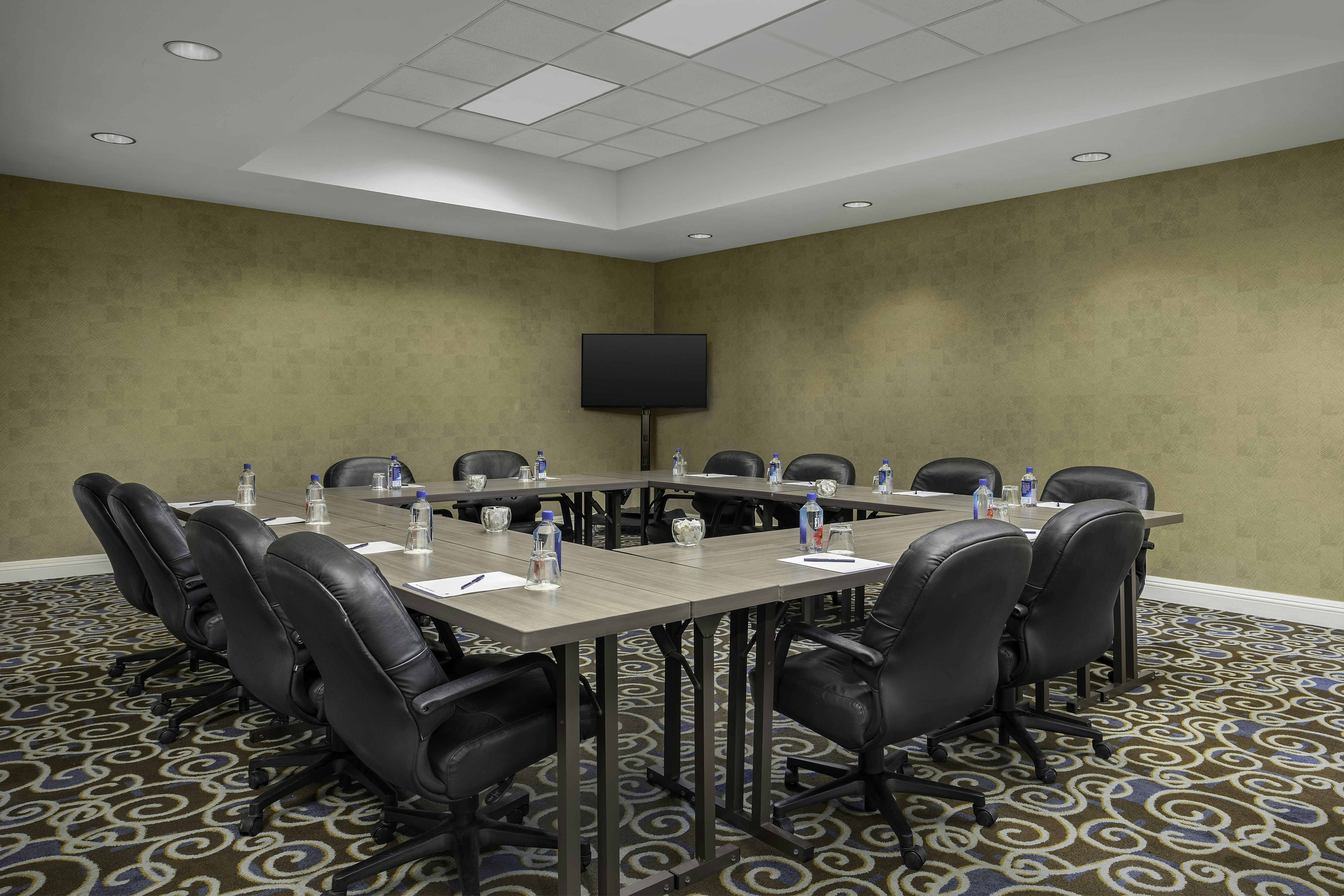 Doubletree Hotel Chicago O Hare Airport Rosemont 73/85