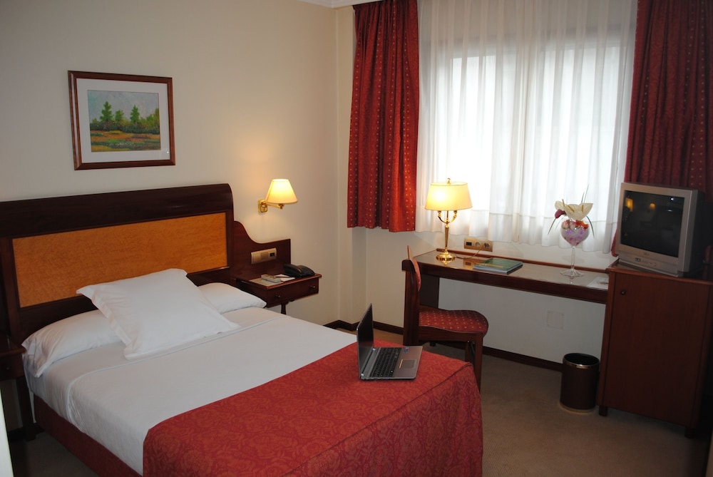 Gran Hotel De Ferrol 9/32