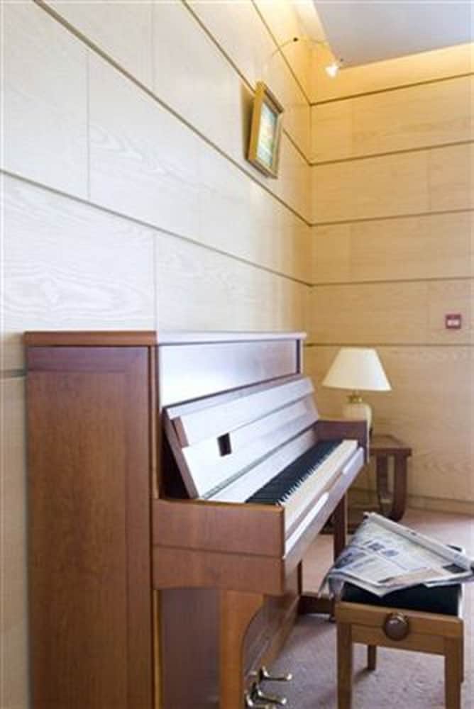 GRAND HOTEL DU HAVRE 48/74