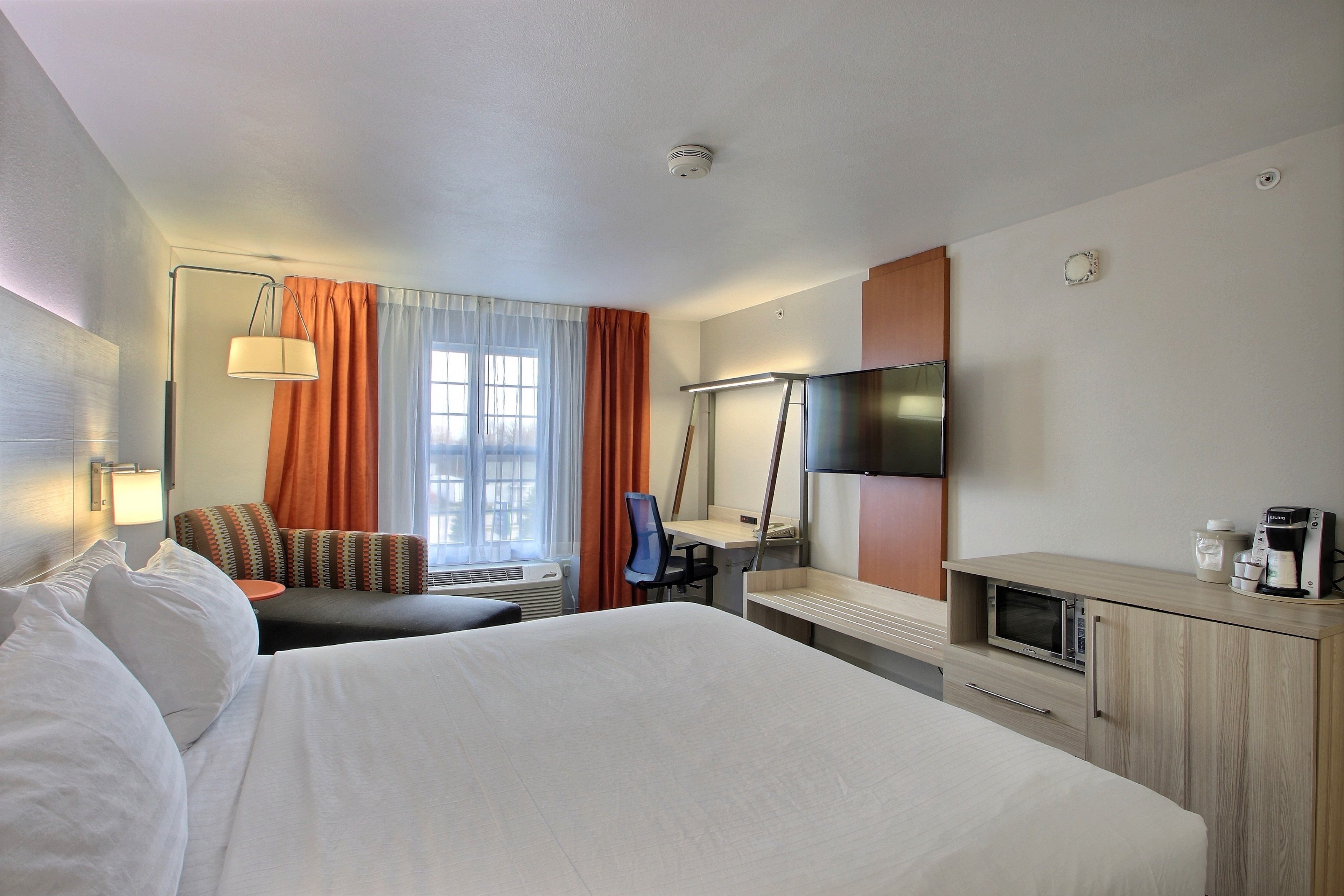 Holiday Inn Express Hotel And Suites Milwaukee Airport 9/74