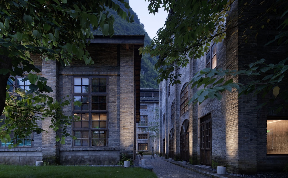 ALILA YANGSHUO 4/65