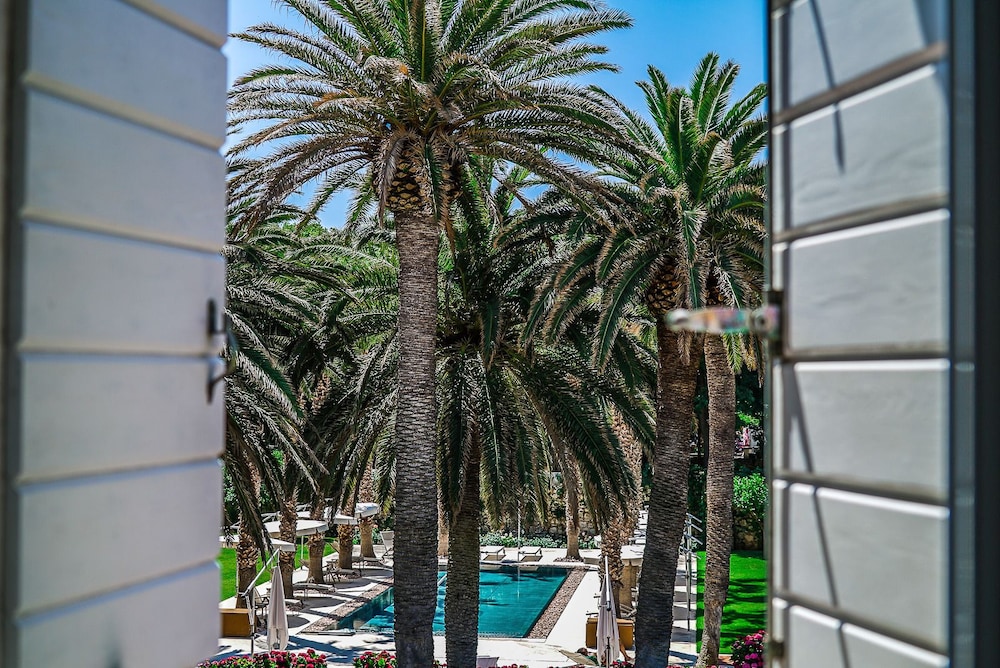 HOTEL LEMONGARDEN 47/50