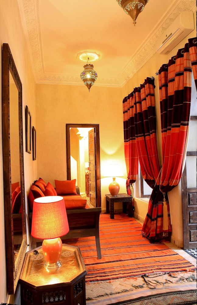 RIAD DJEMANNA 8/35