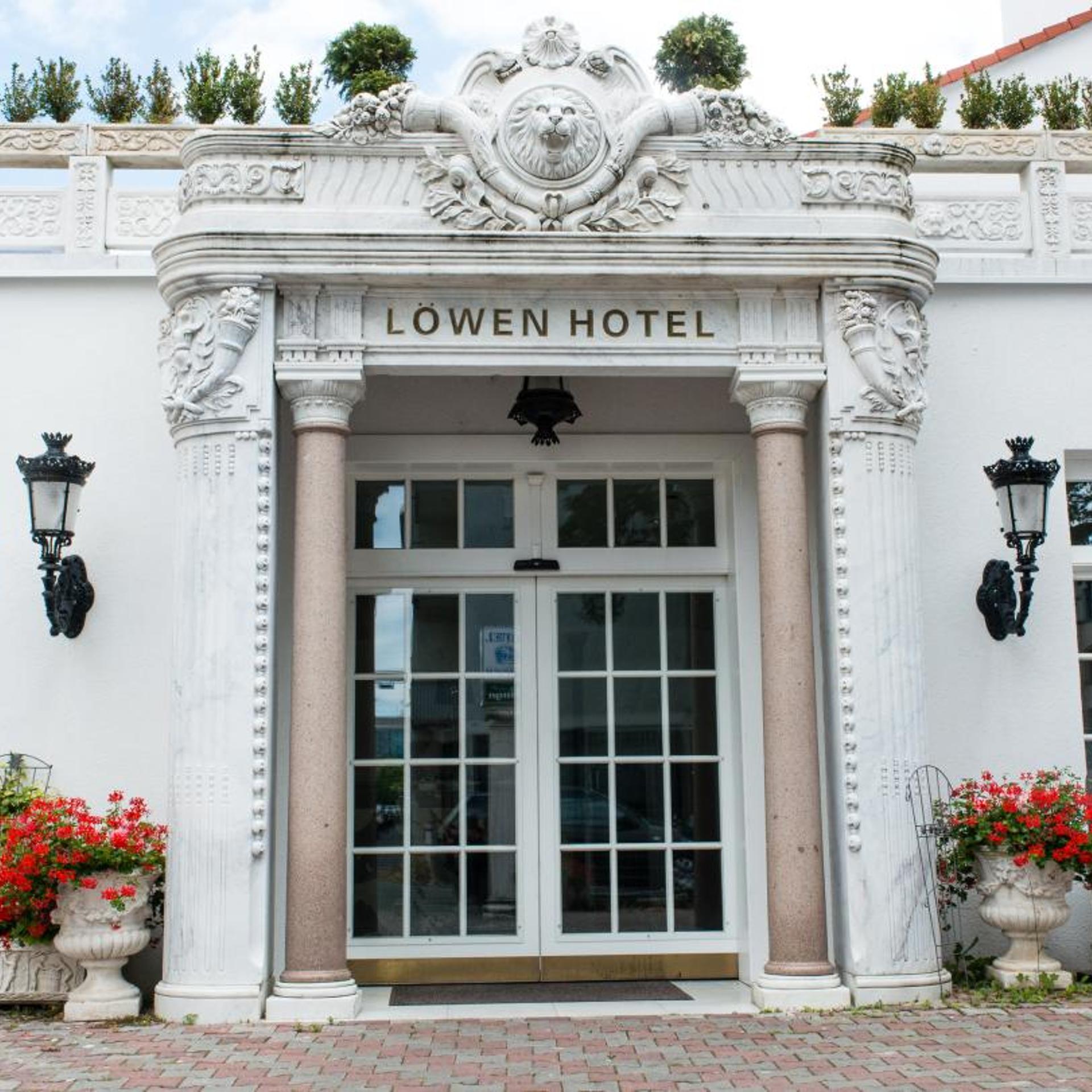 Lowen Hotel 2/58