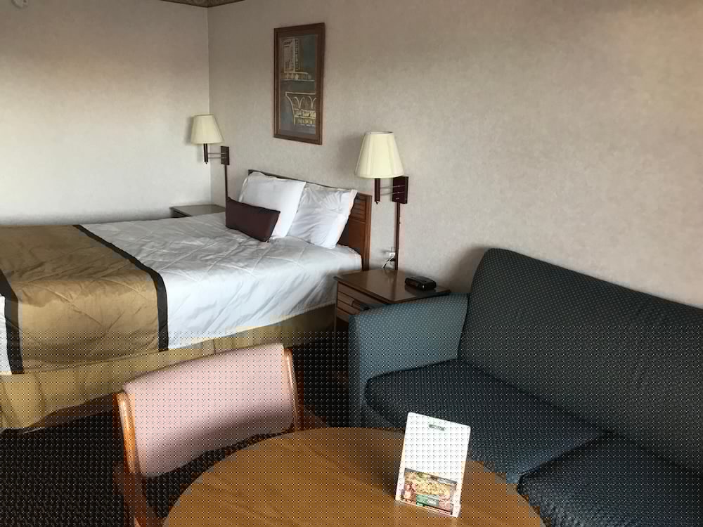 Econo Lodge Calhoun North Damascus 10/41