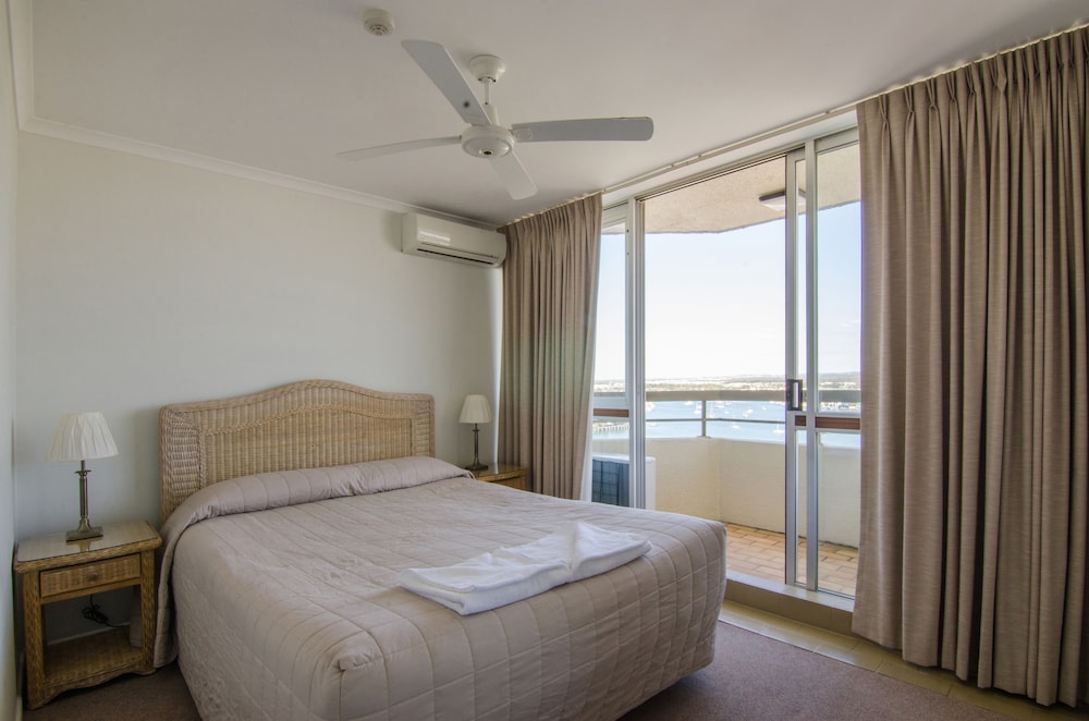 Newport Mooloolaba 14/76