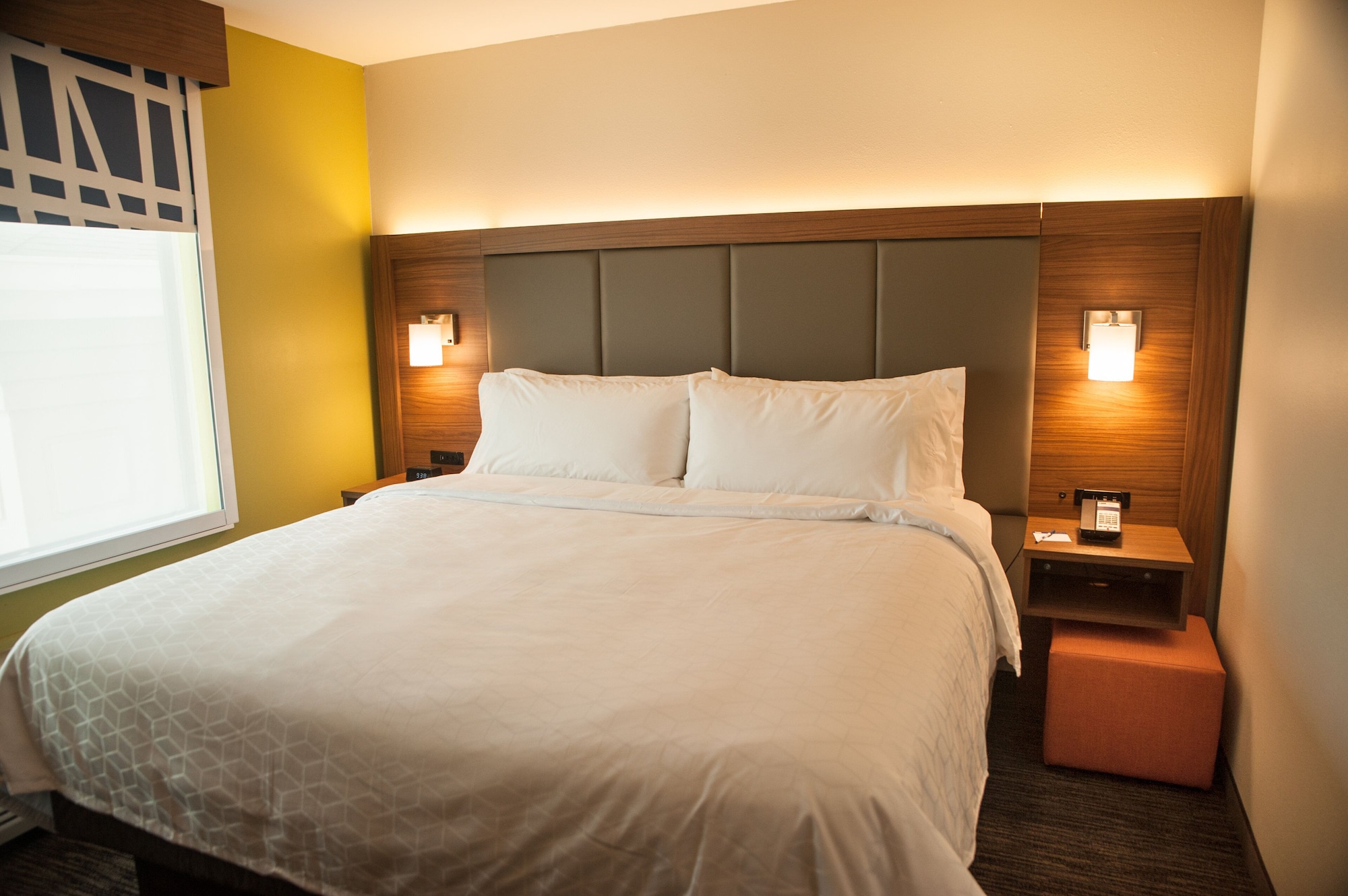 Suite, King Bed, Extra Floor Space, Sofa