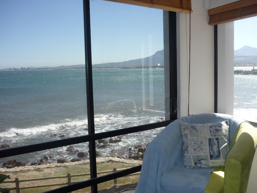 185 On Beach Boutique Suites And Apartments 22/44