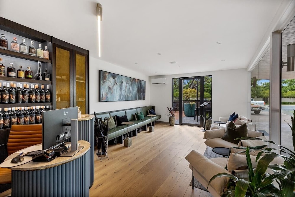 The Charles Boutique Hotel 30/38