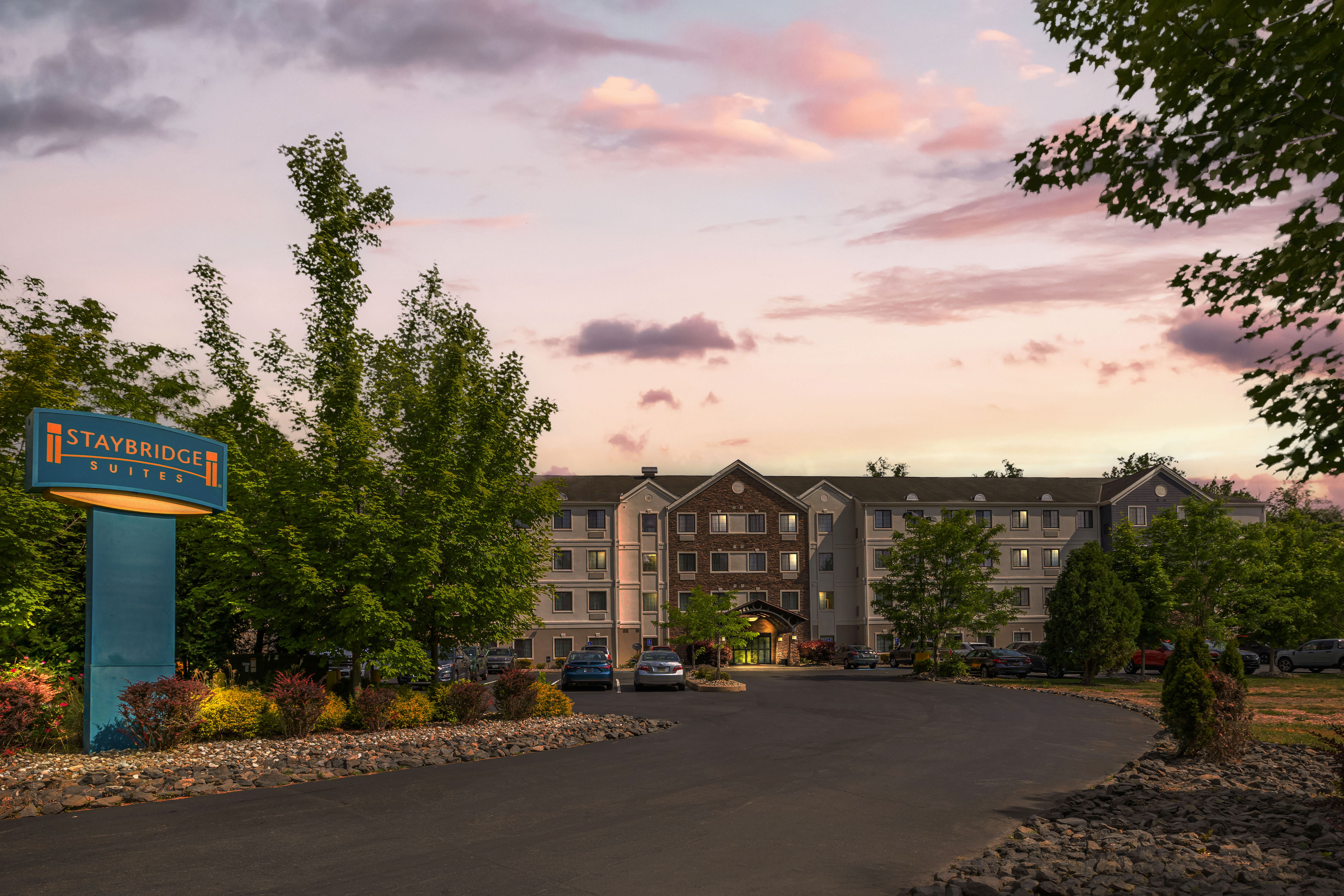 Staybridge Suites East Stroudsburg Poconos 64/69