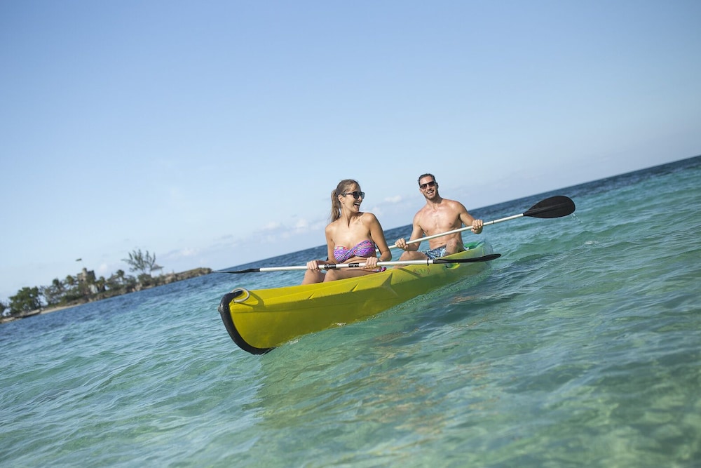Couples Tower Isle - Adults Only 42/65
