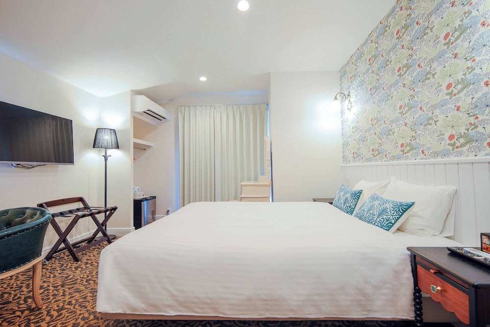 SUPERIOR, DOUBLE BED