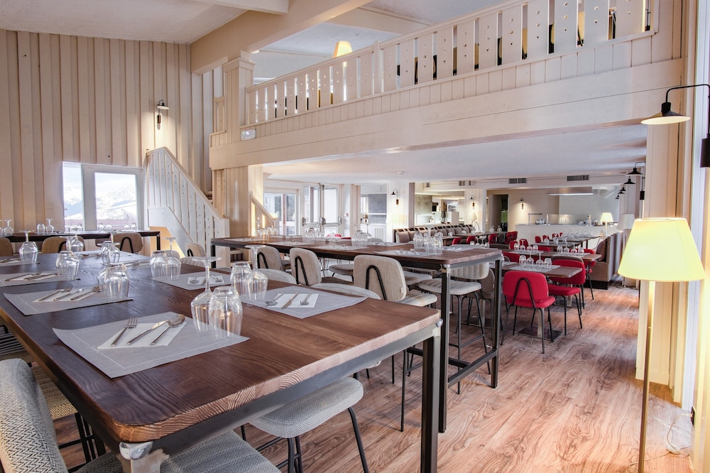 restaurant cafeteria