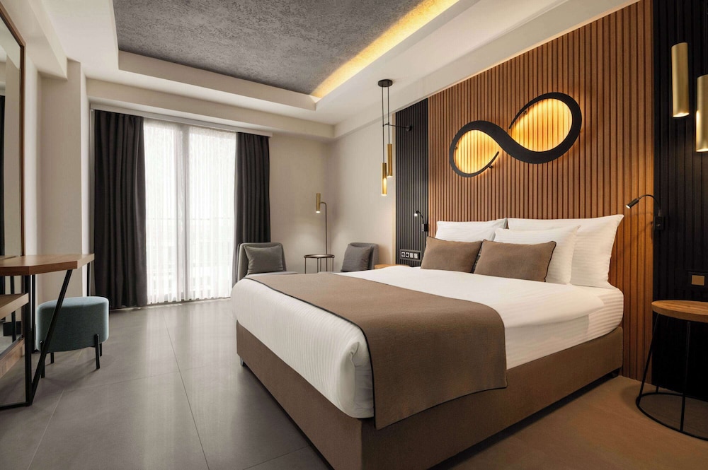 CONNECTING, SUITE, MULTIPLE BEDS