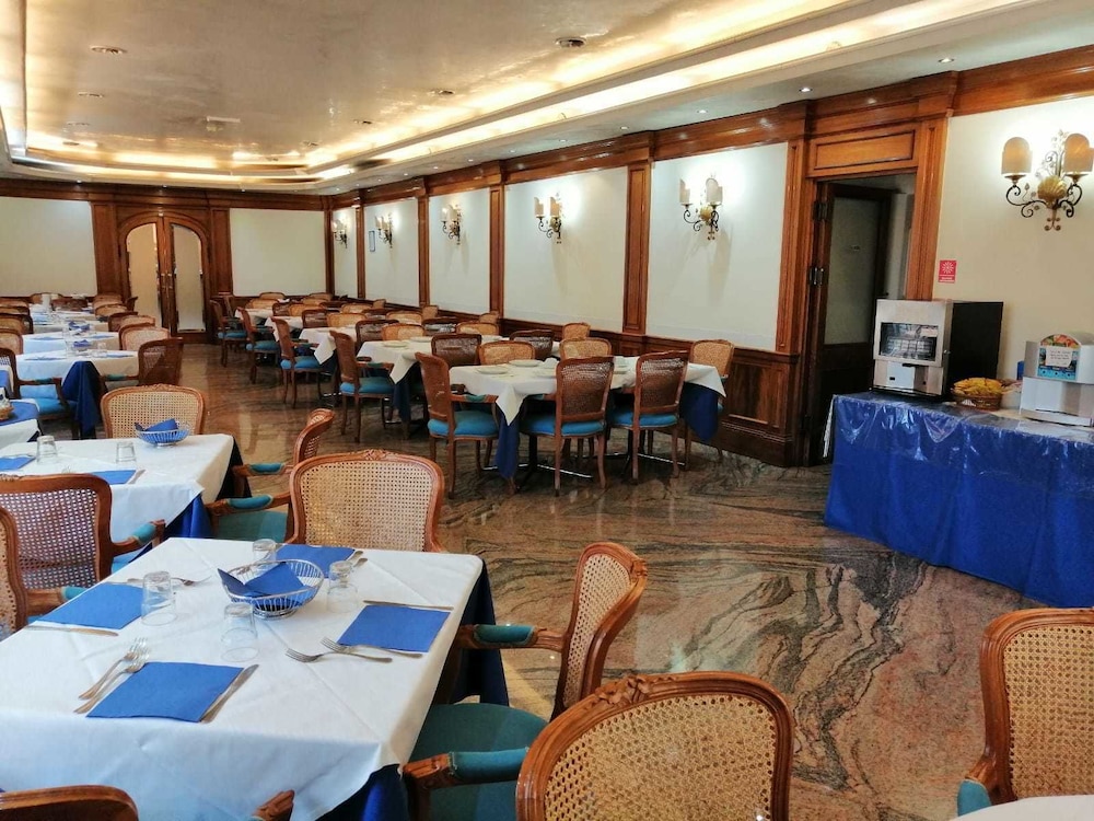 Hotel Mondial 24/28