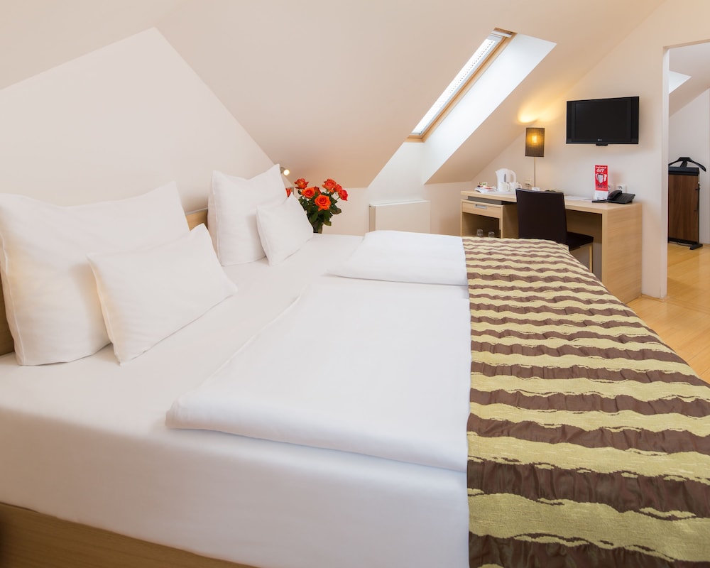 Hotel Pav 45/63