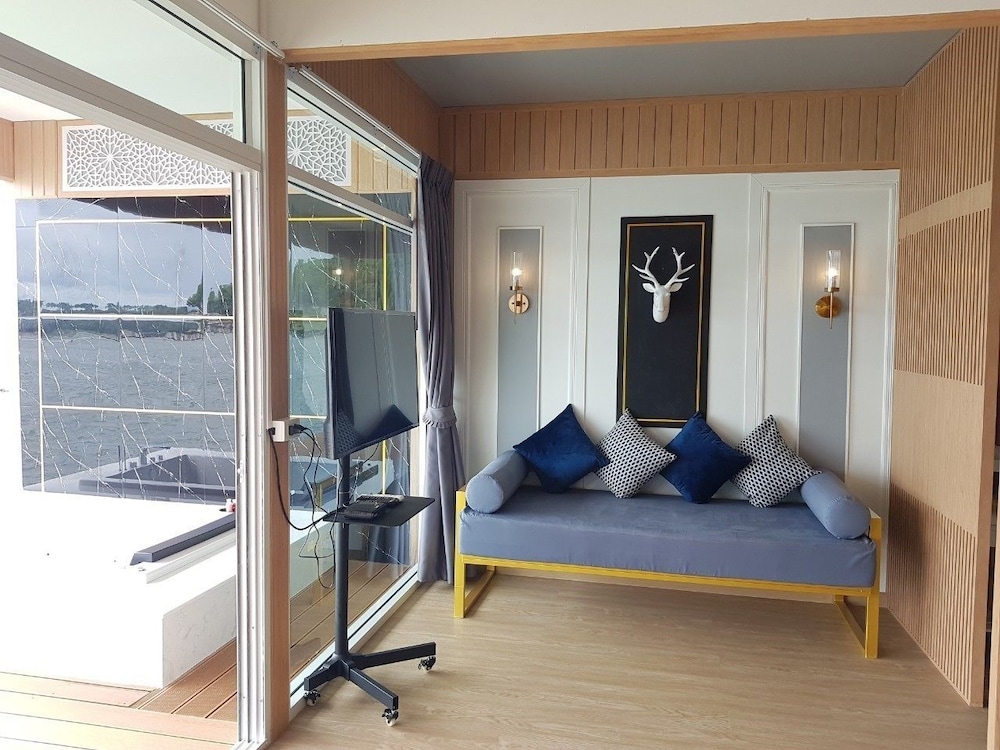 RAYA BURI RESORT 30/50