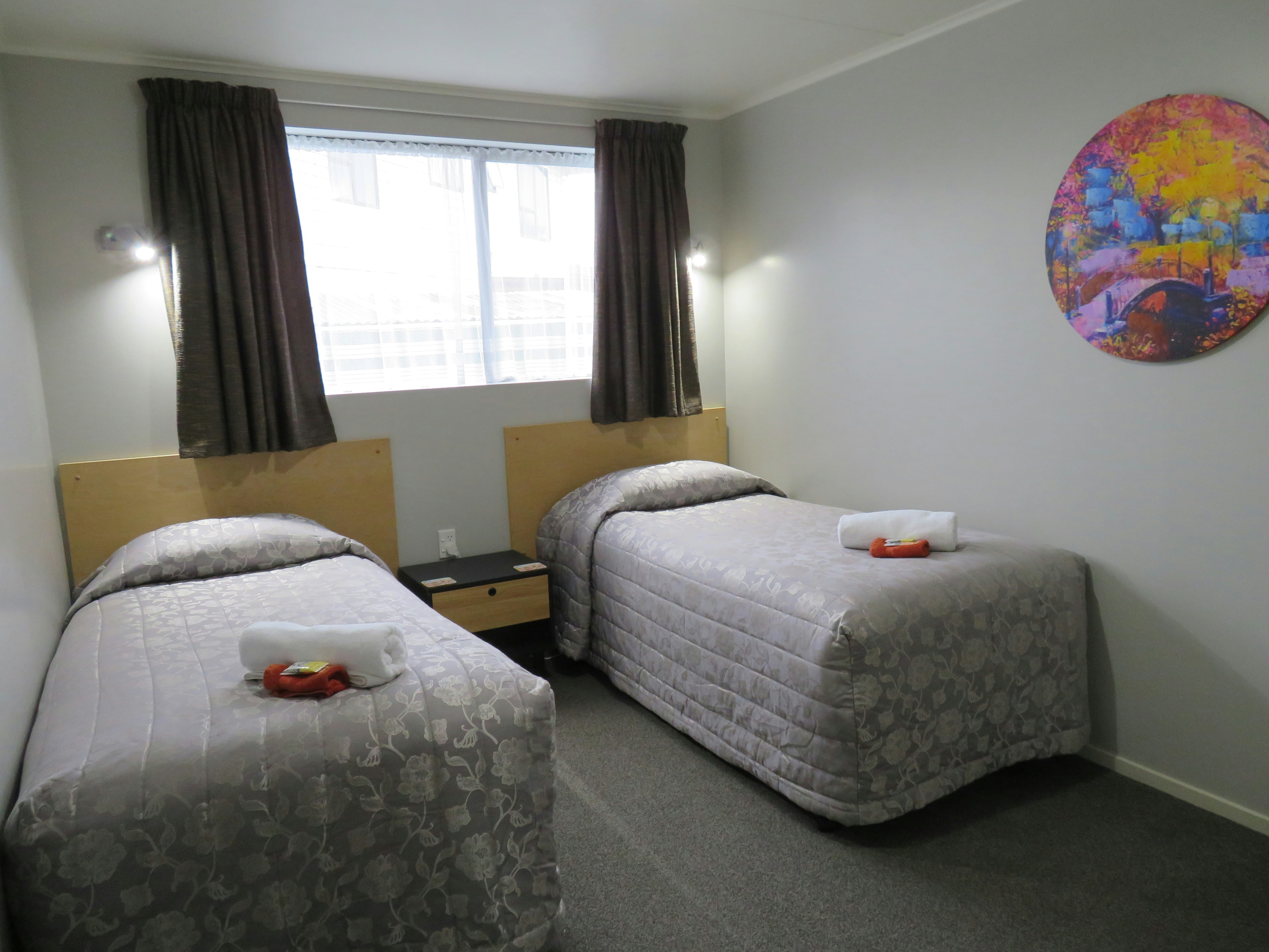 Commodore Court Motel 21/76